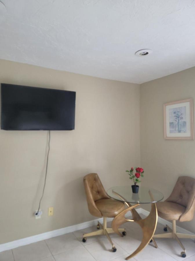 Entire Guesthouse 5 Mins To Siesta Key & Downtown Sarasota Eksteriør billede