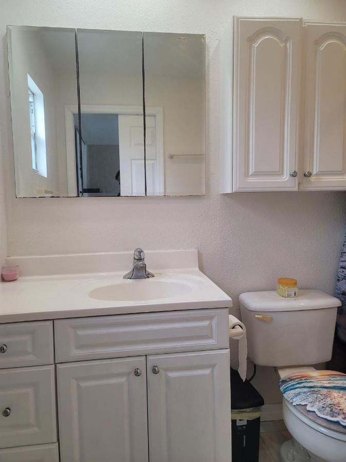 Entire Guesthouse 5 Mins To Siesta Key & Downtown Sarasota Eksteriør billede